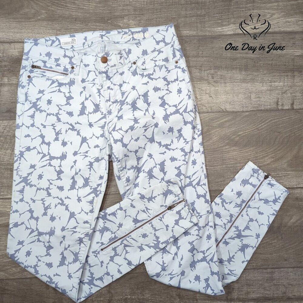 GAP White Jeggings with Light Gray Floral Print